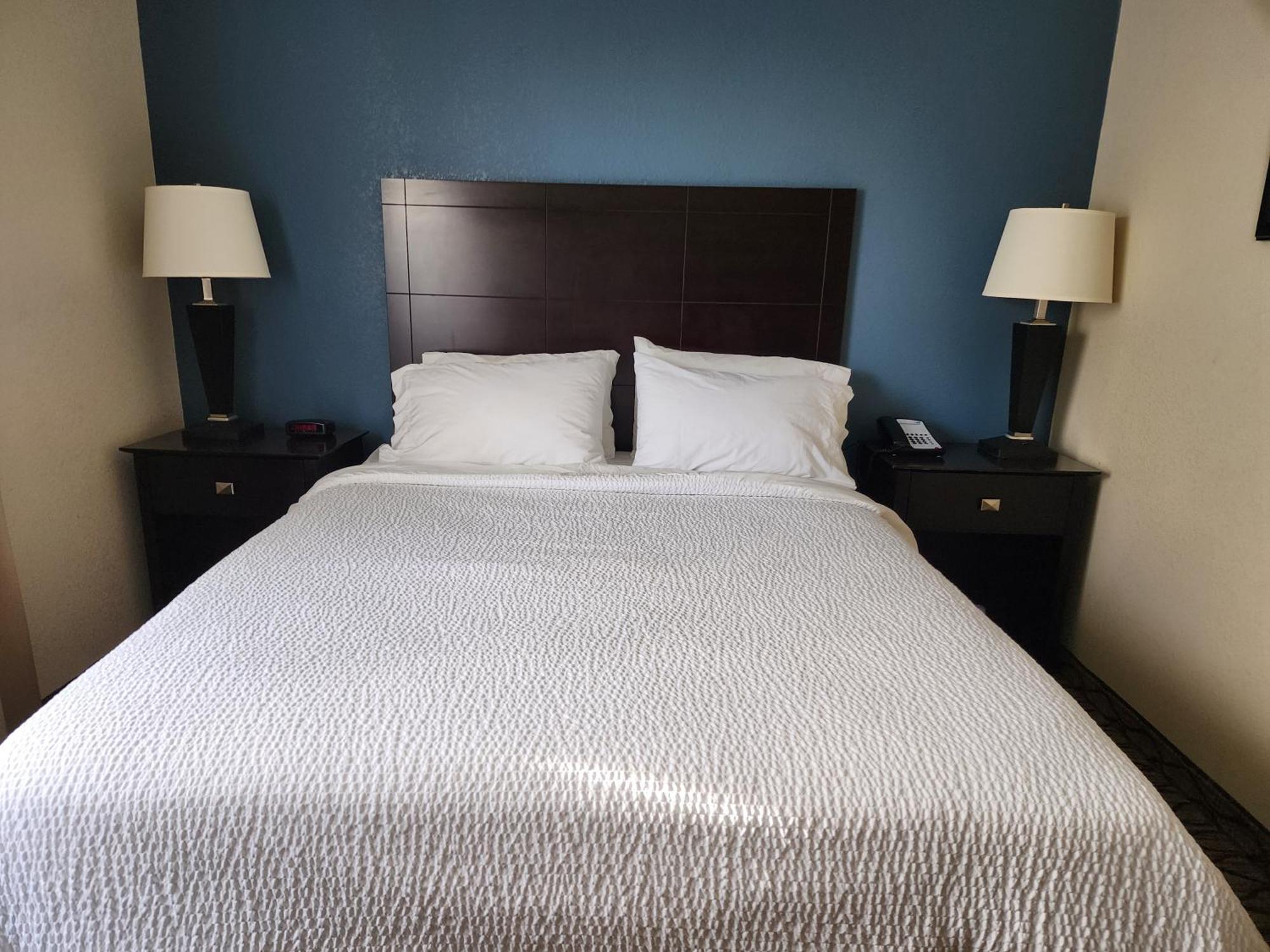 Holiday Inn Express Hotel & Suites Cadillac By Ihg Εξωτερικό φωτογραφία